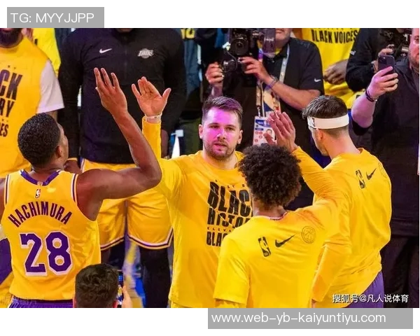 里夫斯与东契奇同场表现惊艳场均得分与助攻数据对比分析